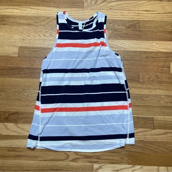 Lululemon All Tied Up Tank EUC size 4 - Picture 3 of 8